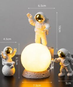 figurine-astronaute-or