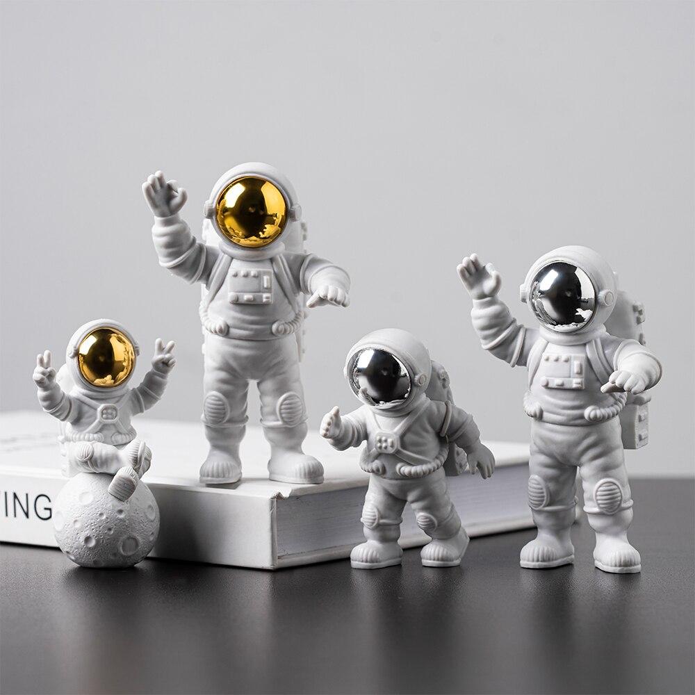 figurine-astronaute-or-argent figurine-astronaute-or-argent