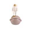 figurine cosmonaute saturne