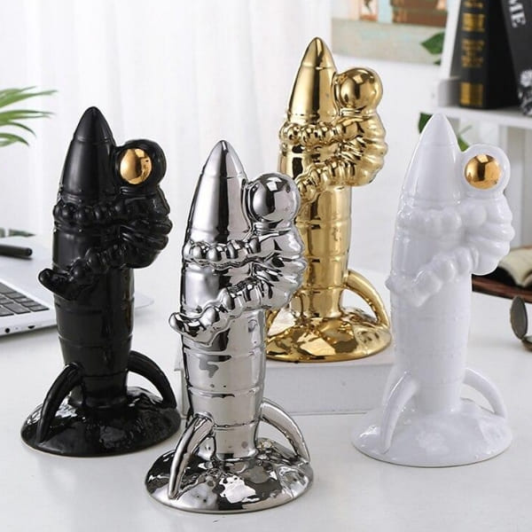 figurine-fusee-astronaute figurine-fusee-astronaute