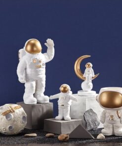 figurine lune astronaute