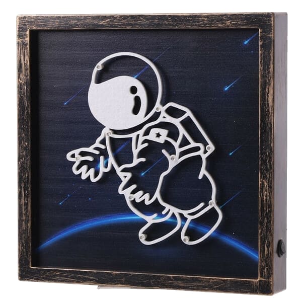 lampe-de-chevet-astronaute-le-petit-astronaute_98924aed-3a17-4524-8805-801d8962d122 lampe chevet astronaute