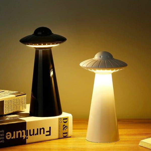 lampe-ufo-noir-blanc_74f399e8-a214-459f-ab8c-16d0cbd165d9 lampe ufo