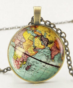 collier carte du monde homme
